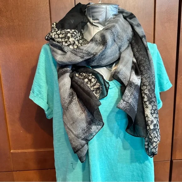 Sheer scarf. Large rectangular - Picture 4 of 7